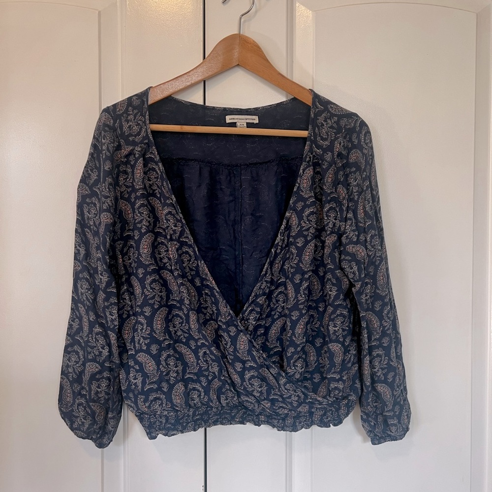 American Eagle paisley cropped blouse (no tie, open)